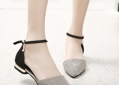 ONE-BUTTON BUCKLE WITH POINTED FLAT WOMEN SANDALS