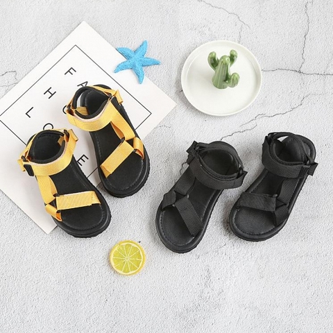   CHILDREN’S VELCRO SANDALS