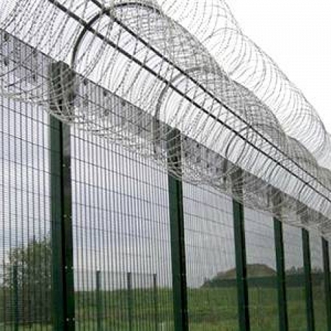 358 Prison Security Perimeter Fencing Scares Away Intruders