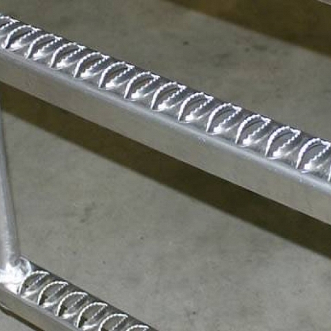 Diamond-Strut Ladder Rungs