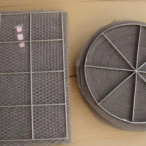 Demister Pad With Grids