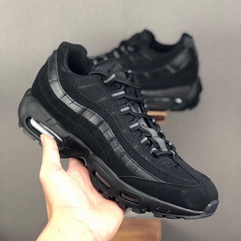 Nike Air Max 95 Running Shoes For Men in Black