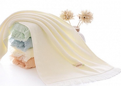   Thick tassel towel