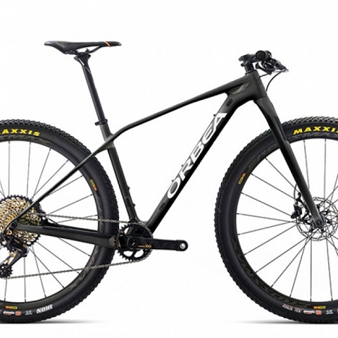 2017 Orbea Alma 27 M-Pro Mountain Bike (ARIZASPORT)