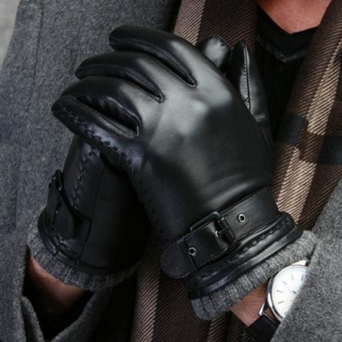  What should I pay attention to when wearing gloves?