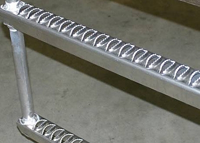 Diamond-Strut Ladder Rungs