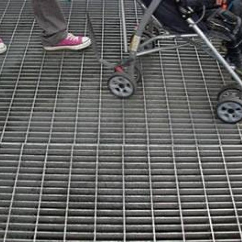 Close Mesh Steel Grating for Wheeled Equipment Access