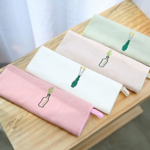   Creative children’s embroidered elegant small towel