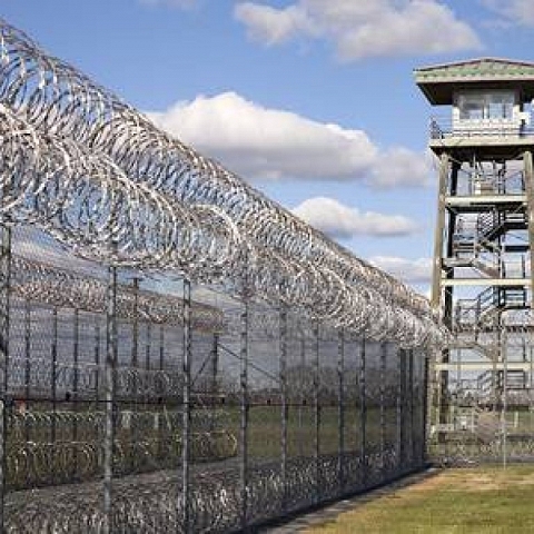 358 Prison Security Perimeter Fencing Scares Away Intruders