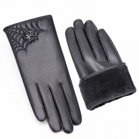 Can leather gloves be washed?