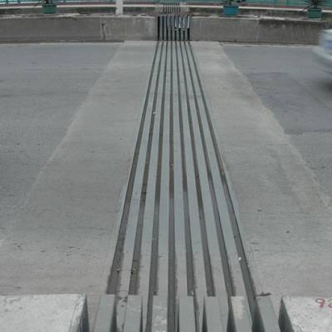 Multiple-gap Expansion Joints