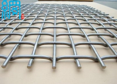 Flat top crimped wire mesh