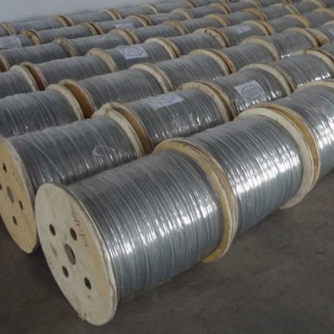 Galvanized wire spools