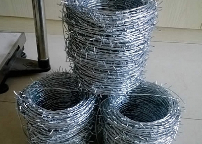 Galvanized Barbed Wire Tapes and Fences