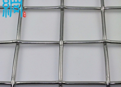 Lock crimped wire mesh