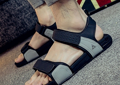 LEATHER MEN’S BEACH SANDALS