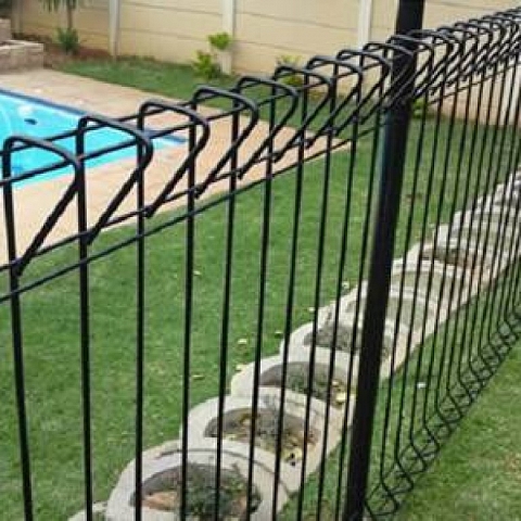 Swimming Pool Welded Wire Fencing Protects Your Children