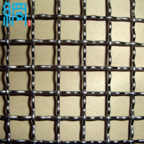 Double intermediate crimped wire mesh