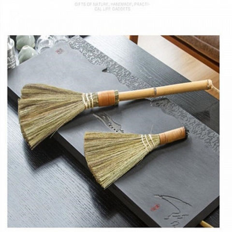 dustpan and brush